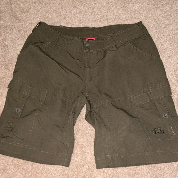 The North Face Women's Convertible Hiking Pants. - Picture 5 of 6